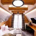 Apartmanhotel Ku Dolinie 4*