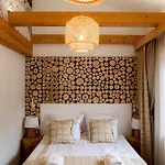 Ku Dolinie Apartmanhotel 4*
